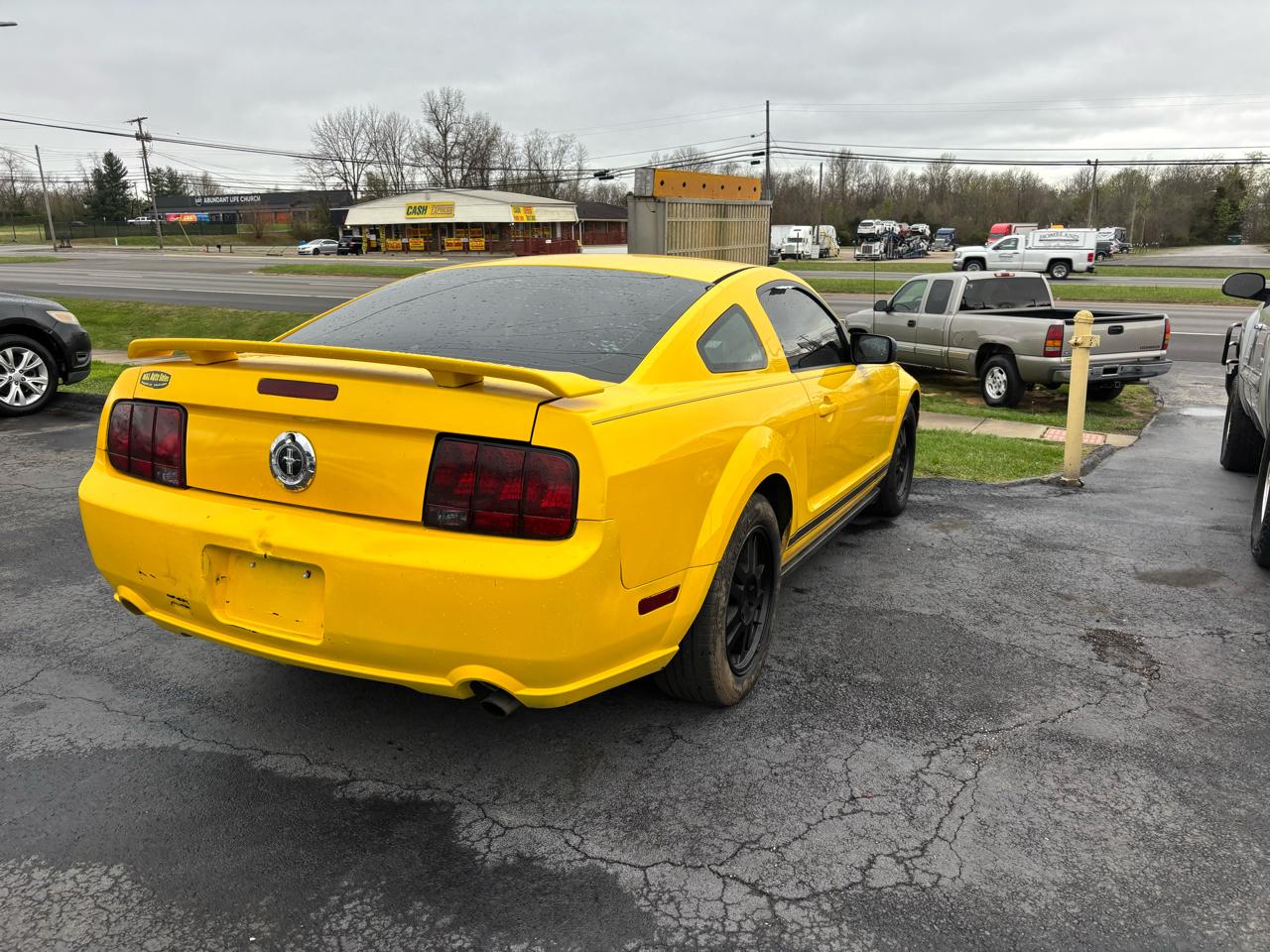 Ford Mustang 2dr Cpe Deluxe 2005