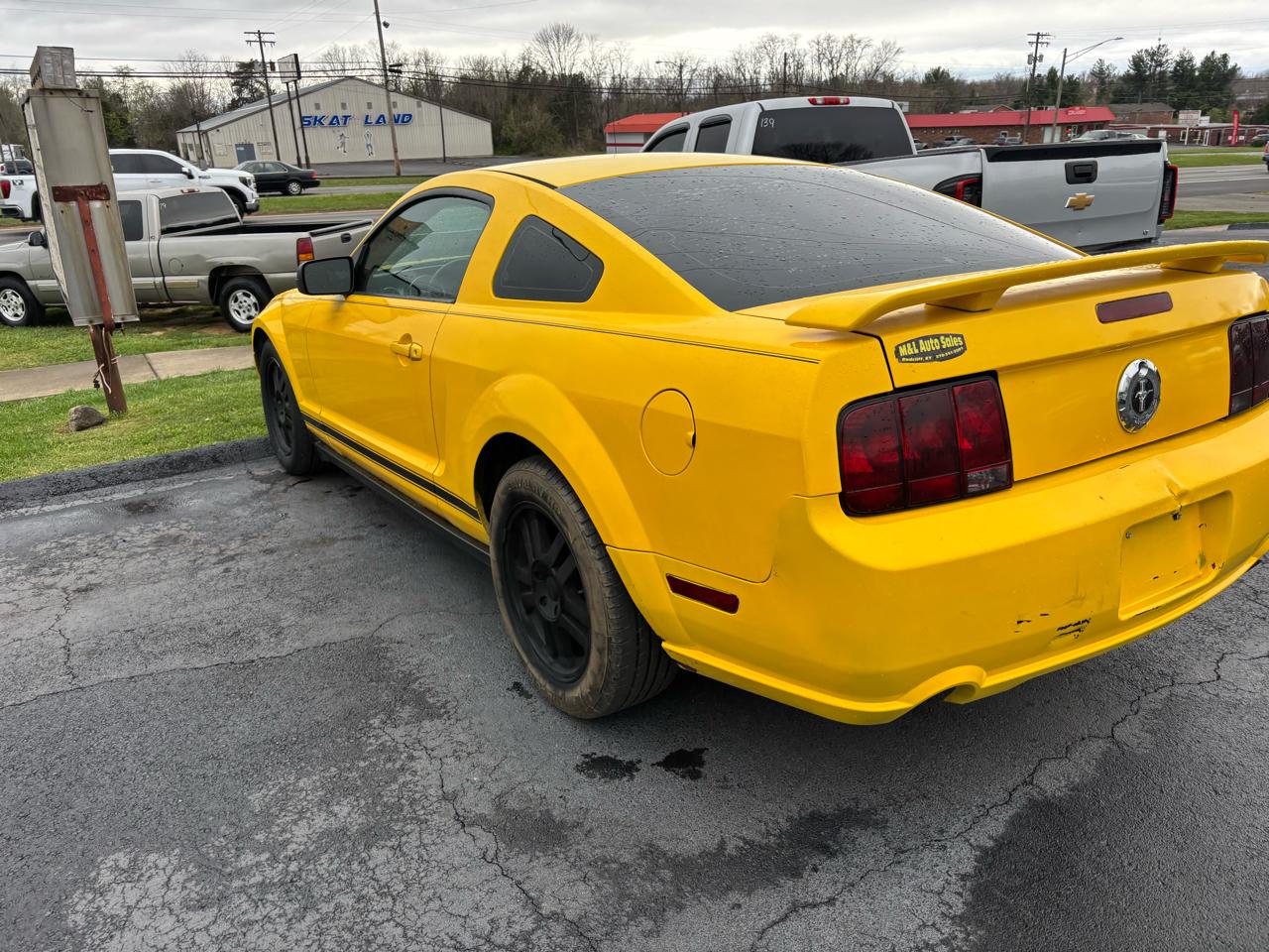 Ford Mustang 2dr Cpe Deluxe 2005