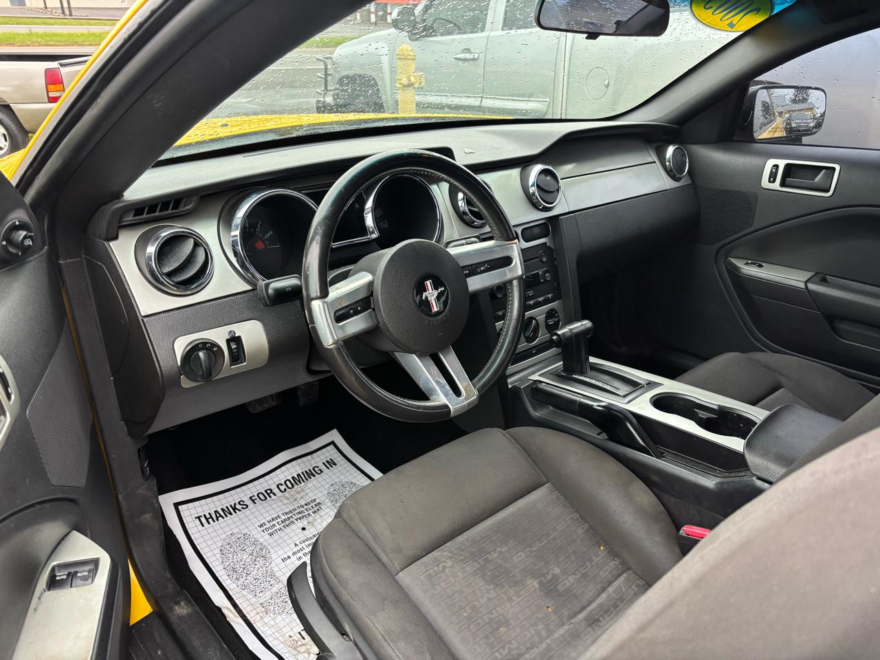 Ford Mustang 2dr Cpe Deluxe 2005