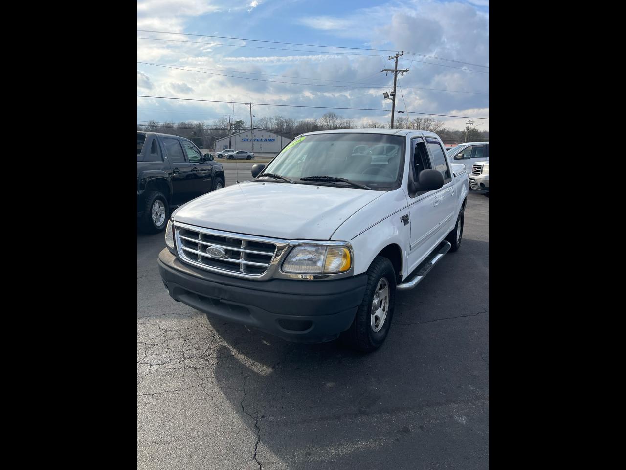 2003 Ford F-150 SuperCrew 139" XLT