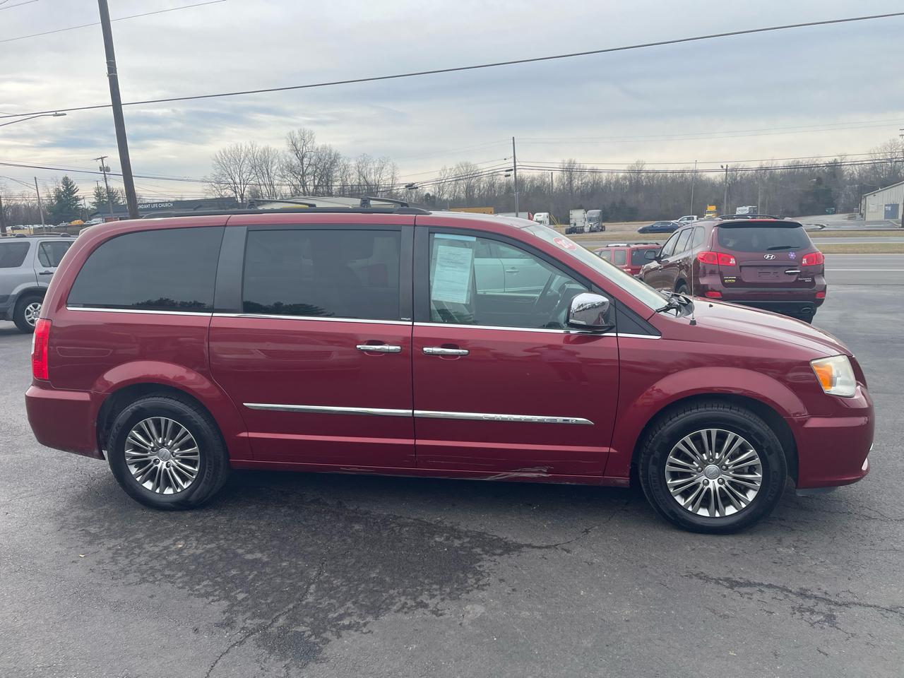Chrysler Town & Country 4dr Wgn Touring-L 2013