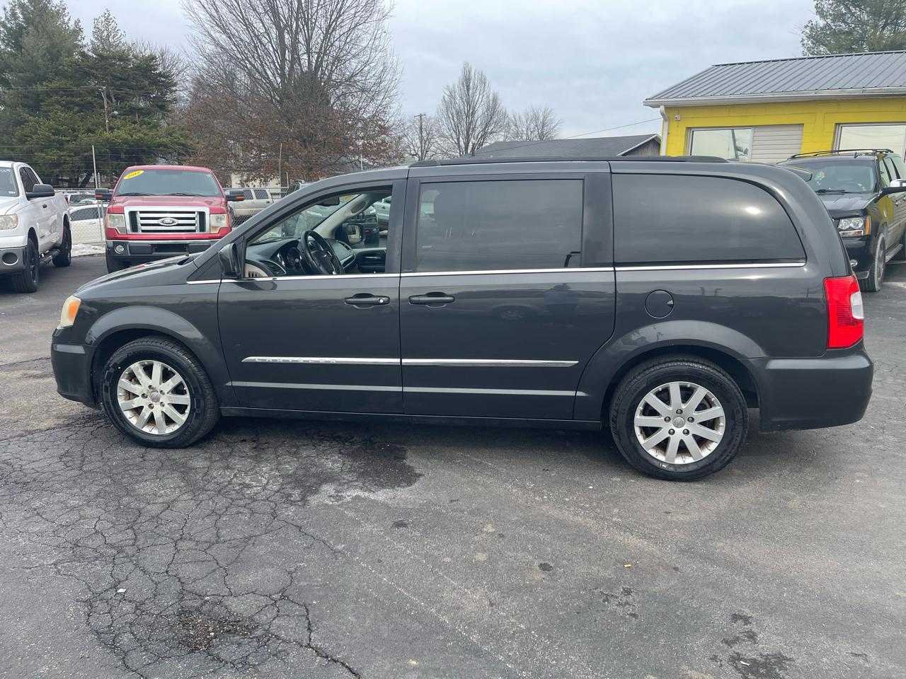 Chrysler Town & Country 4dr Wgn Touring 2012