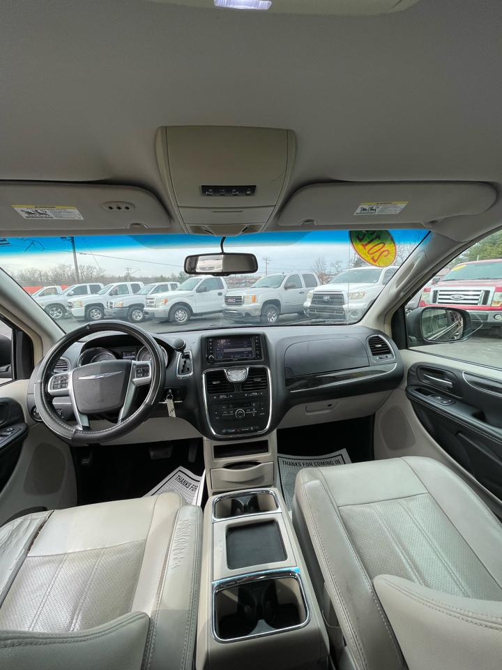 Chrysler Town & Country 4dr Wgn Touring 2012