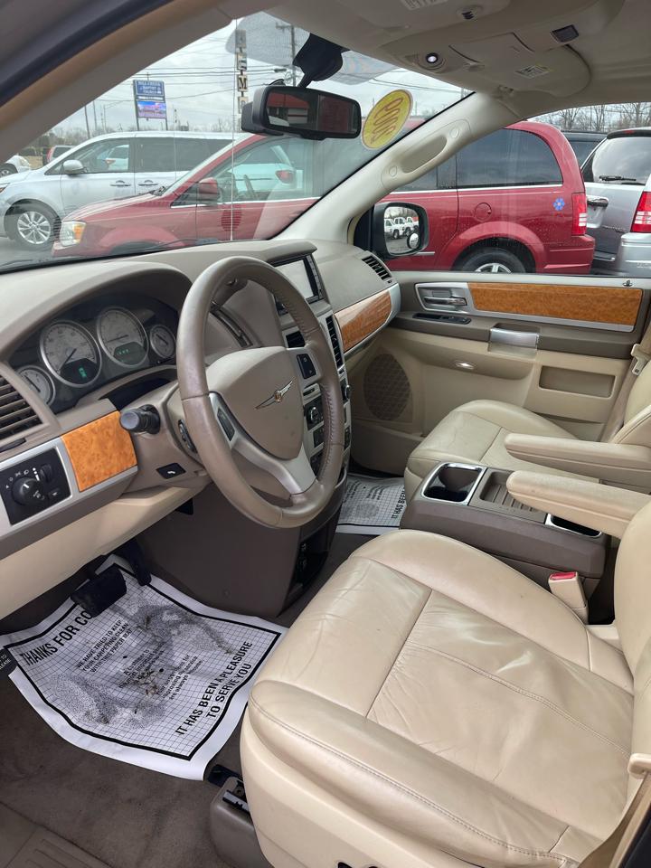 Chrysler Town & Country 4dr Wgn Limited 2009