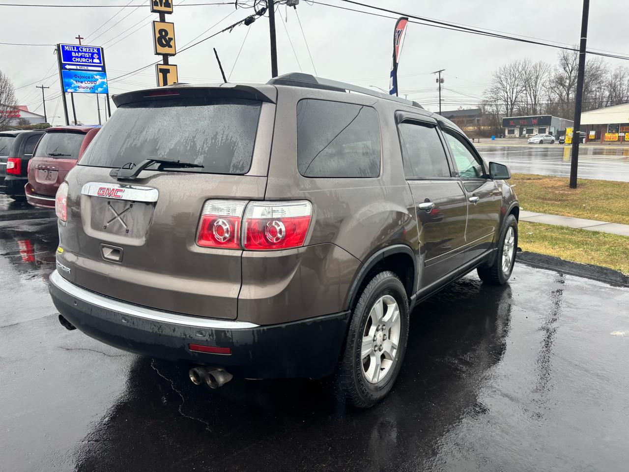 GMC Acadia FWD 4dr SLE 2011