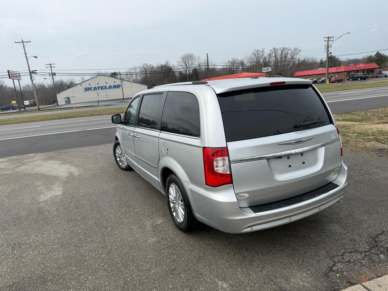 Chrysler Town & Country 4dr Wgn Limited 2012