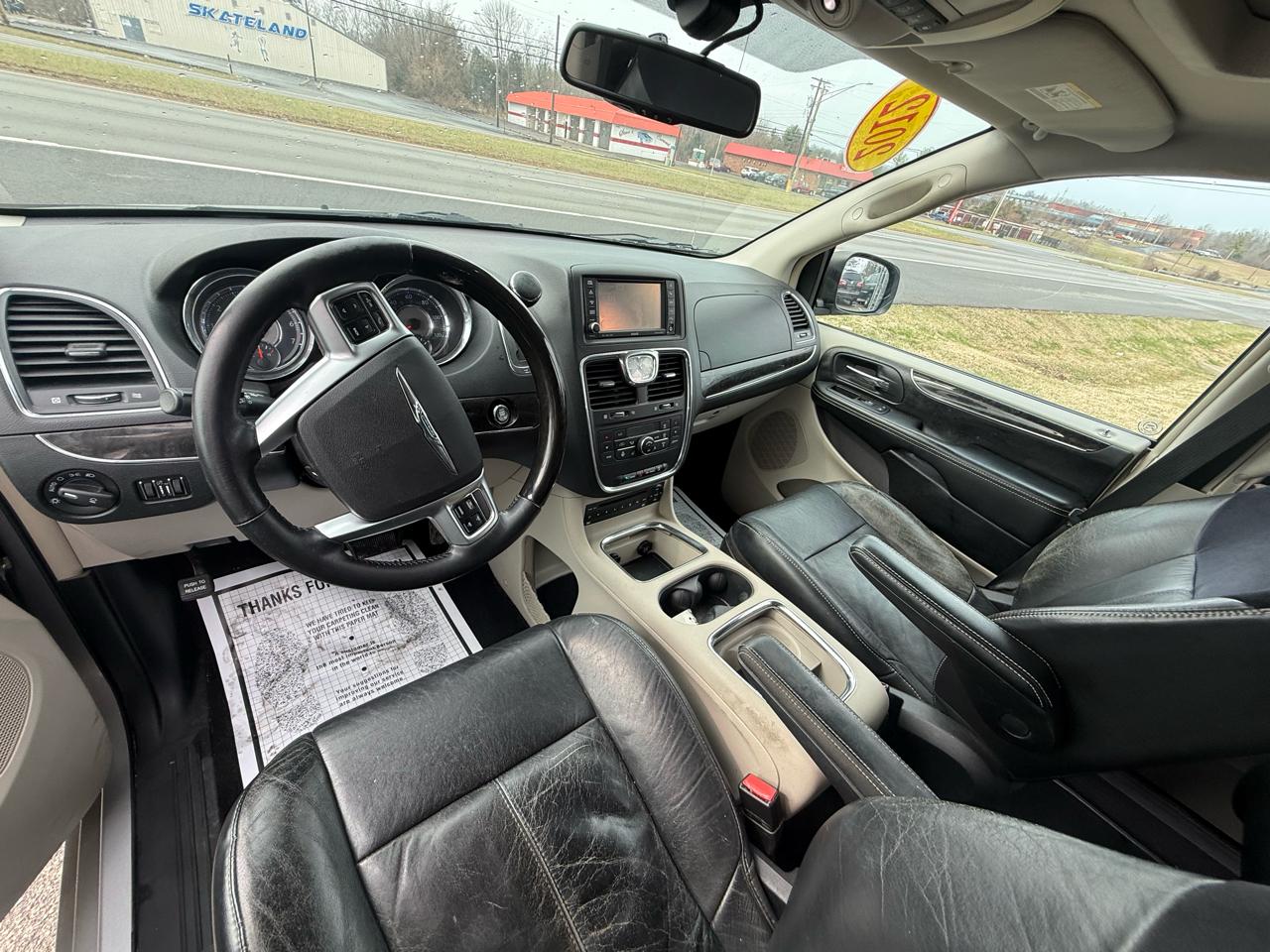 Chrysler Town & Country 4dr Wgn Limited 2012