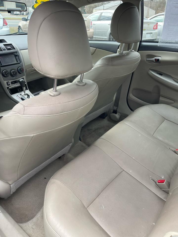 Toyota Corolla 4dr Sdn Man L (Natl) 2013