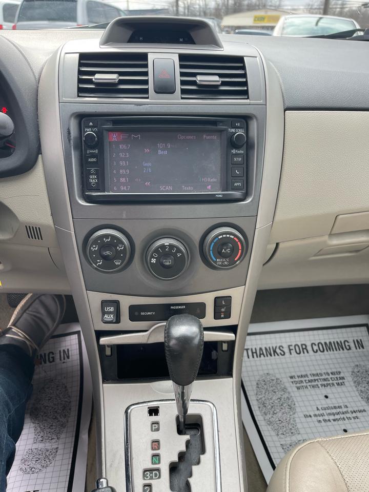 Toyota Corolla 4dr Sdn Man L (Natl) 2013