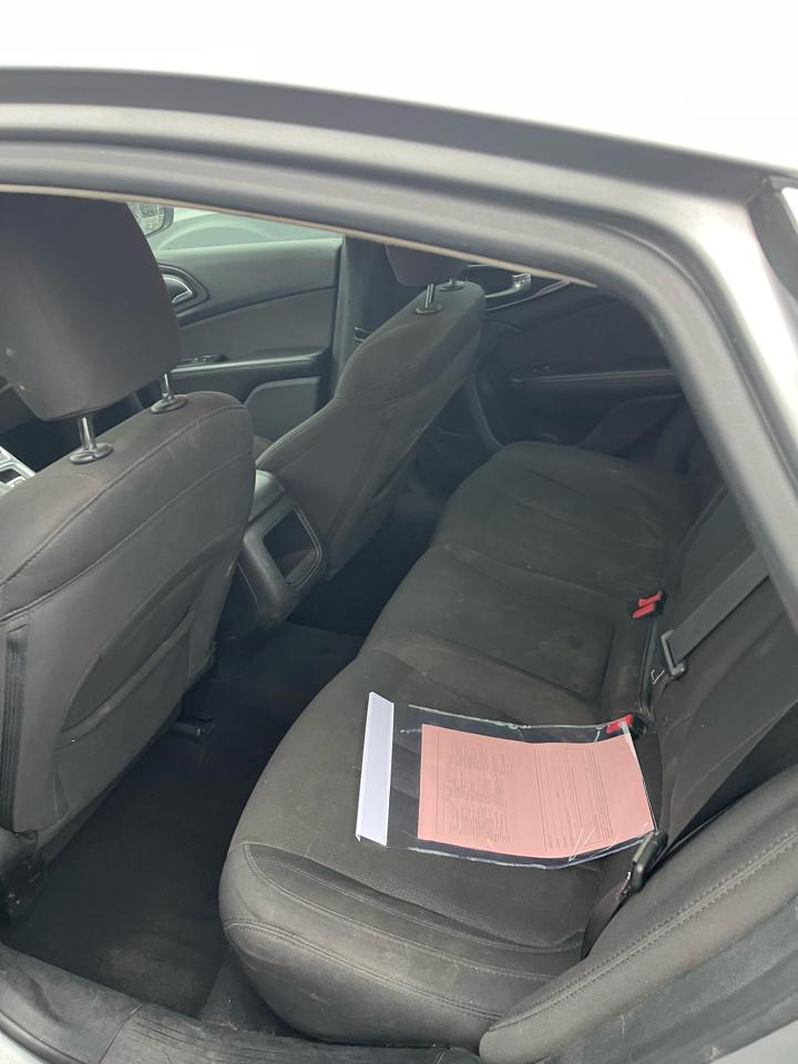 Chrysler 200 4dr Sdn Limited FWD 2015