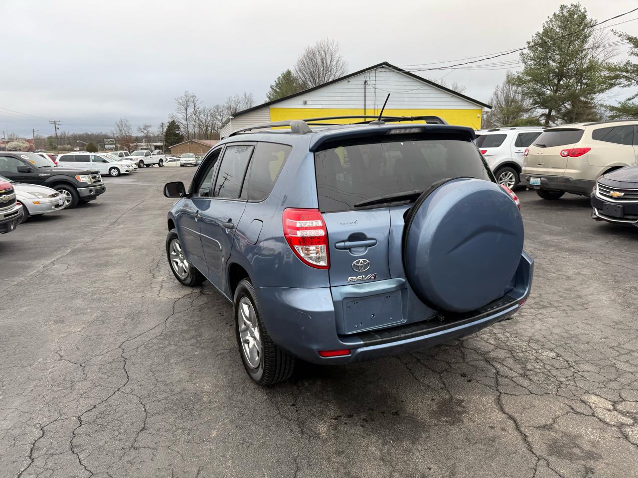 Toyota RAV4 4WD 4dr 4-cyl 4-Spd AT (Natl) 2011