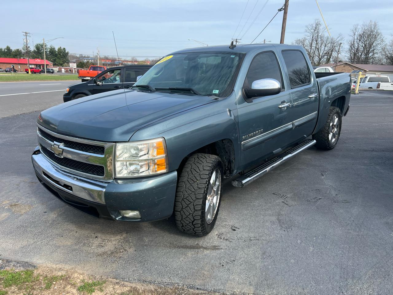 Chevrolet Silverado 1500 2WD Crew Cab 143.5" LT 2011