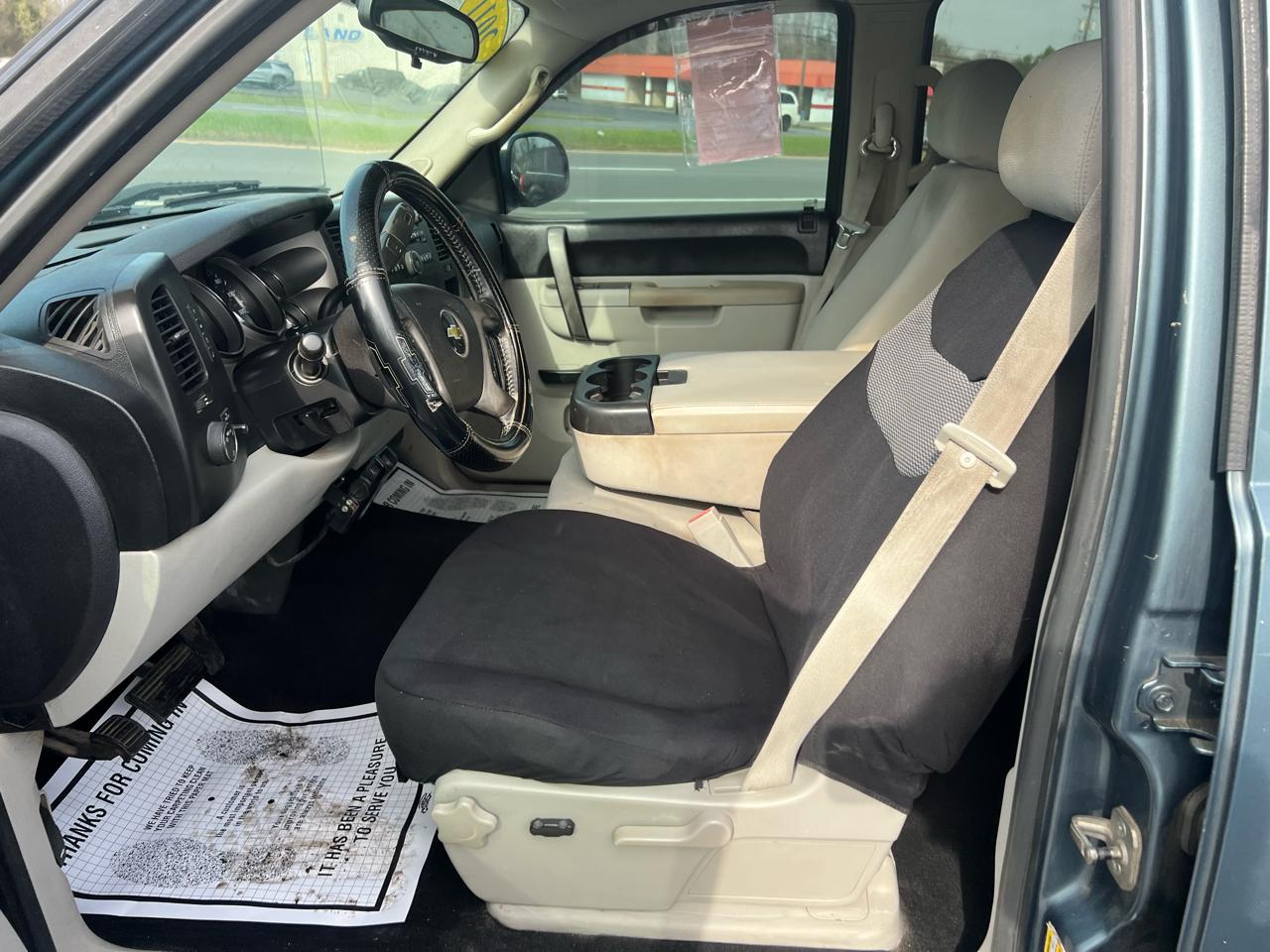 Chevrolet Silverado 1500 2WD Crew Cab 143.5" LT 2011