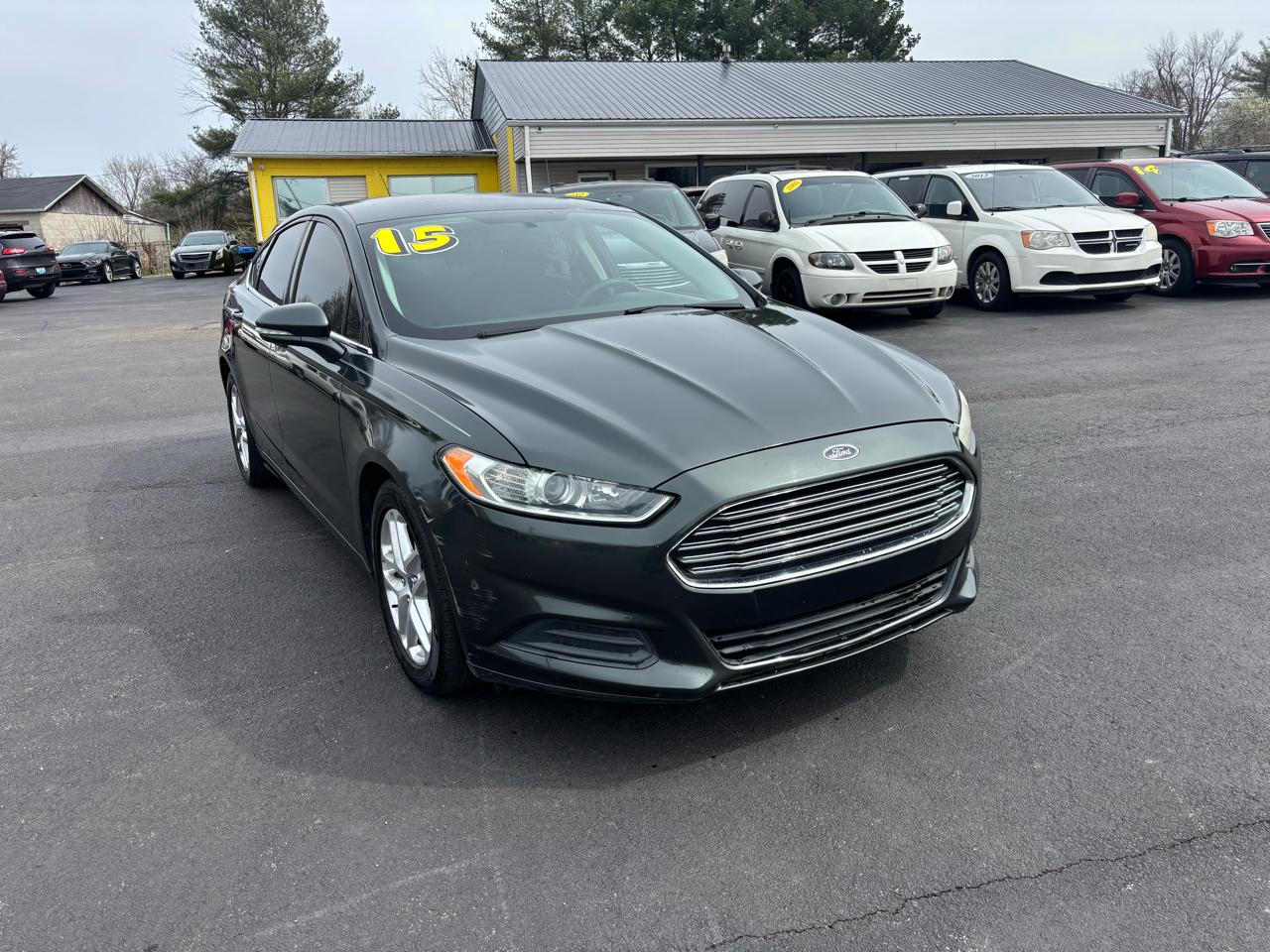 Ford Fusion 4dr Sdn SE FWD 2015