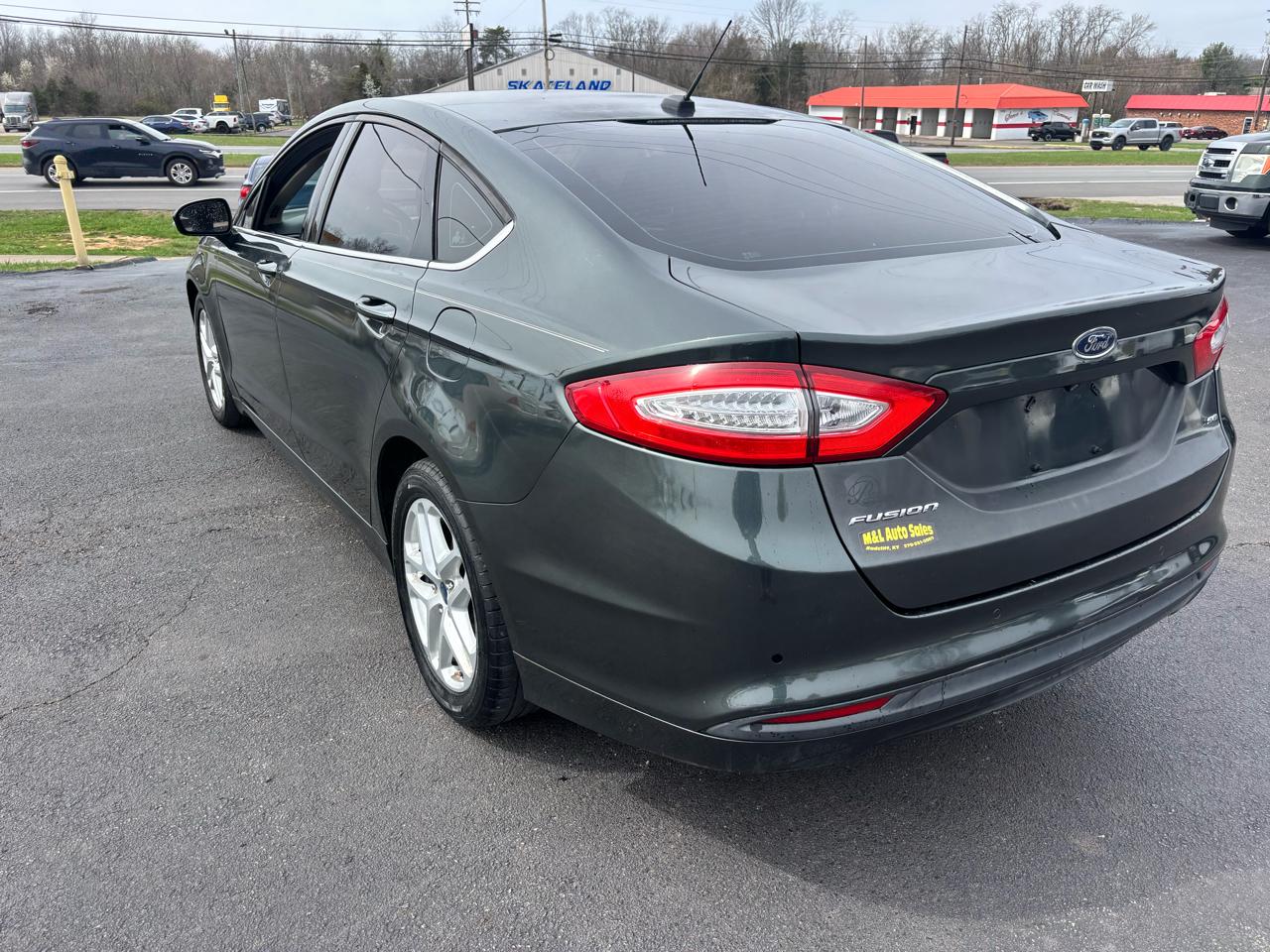 Ford Fusion 4dr Sdn SE FWD 2015