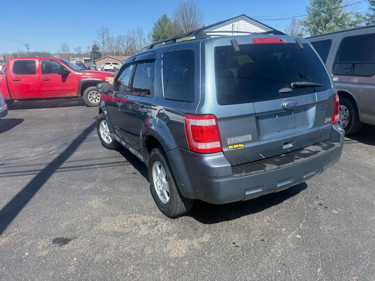 Ford Escape 4WD 4dr XLT 2011