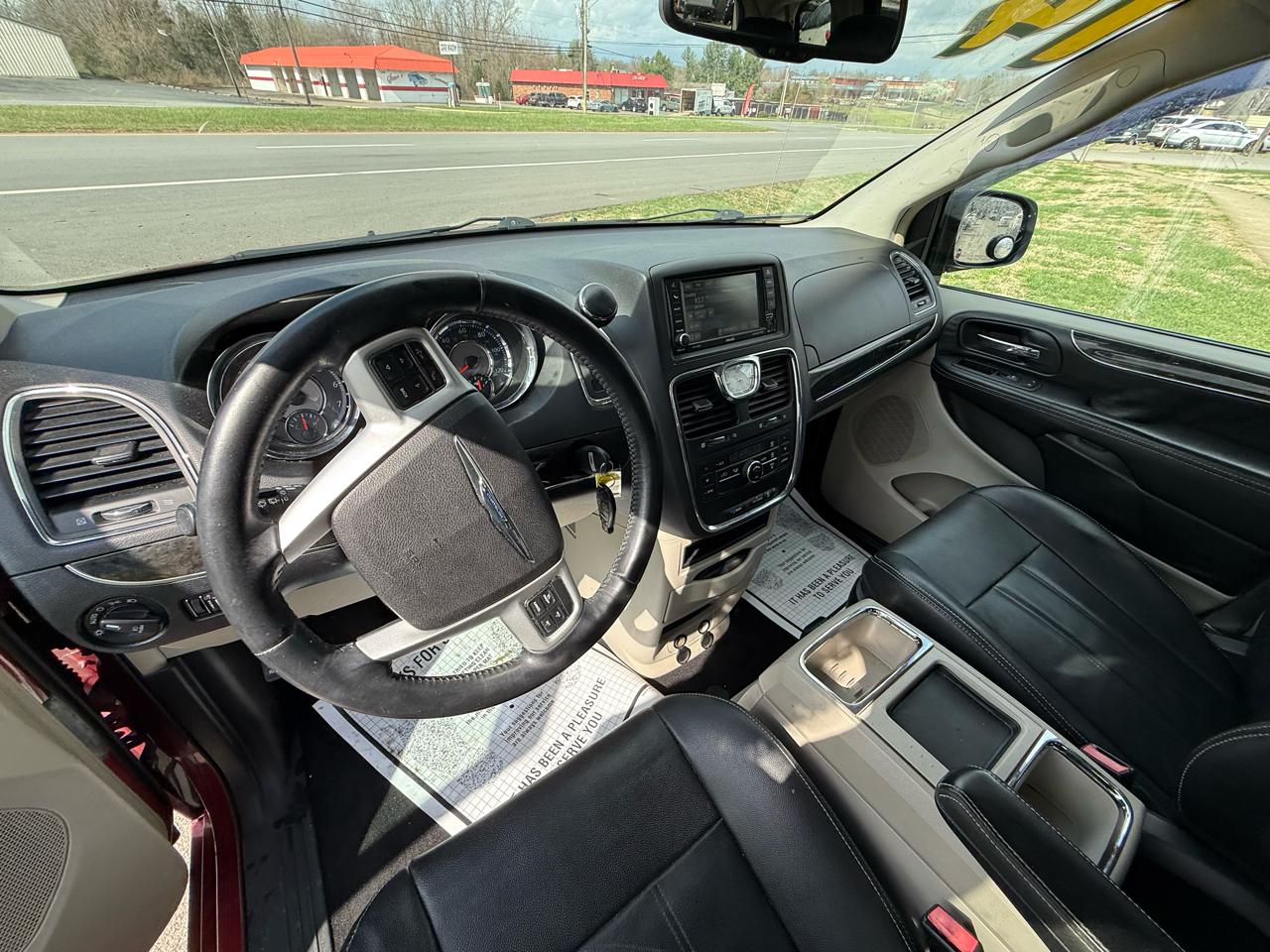 Chrysler Town & Country 4dr Wgn Touring 2014