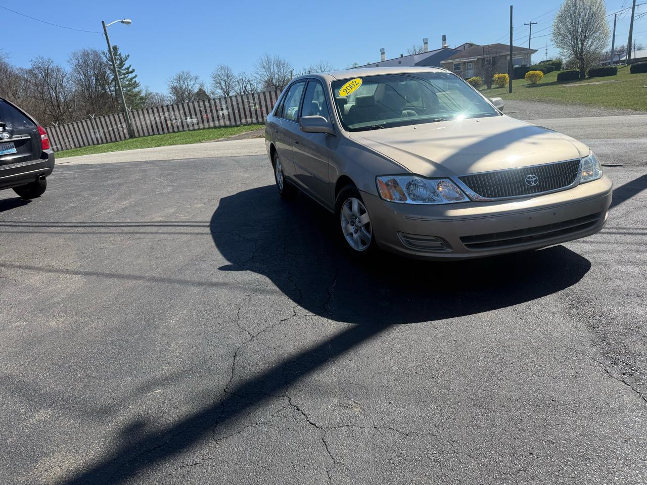 Toyota Avalon 4dr Sdn XL w/Bucket Seats (Natl) 2002