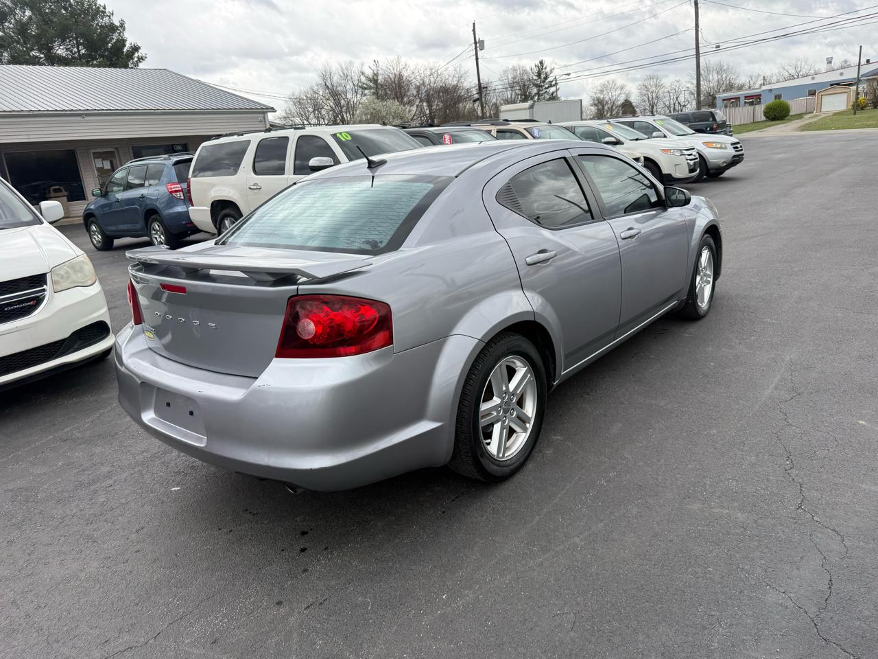 Dodge Avenger 4dr Sdn SE V6 2013