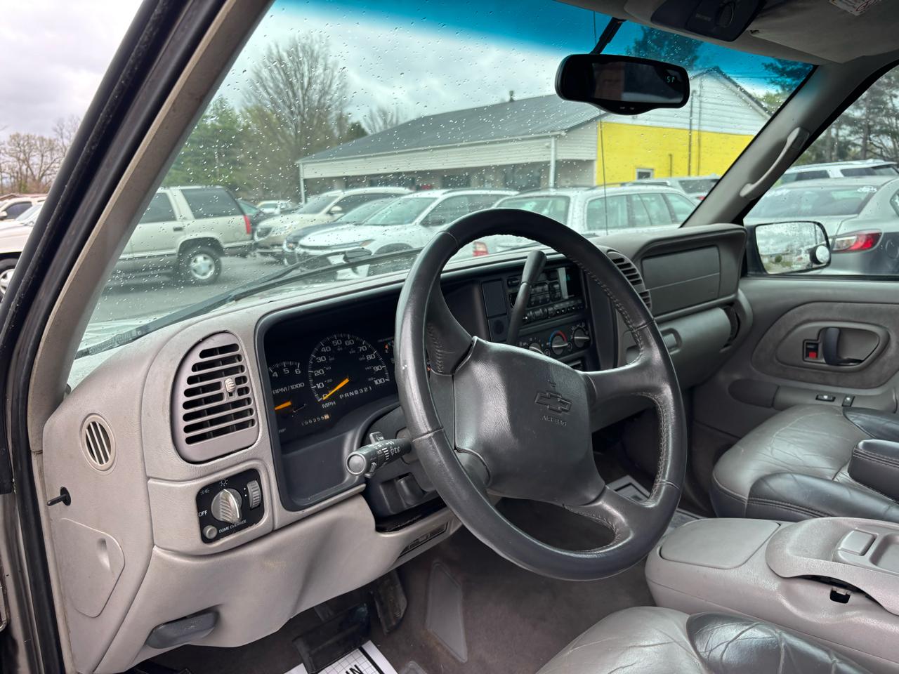 Chevrolet Tahoe 4dr 4WD Z71 2000