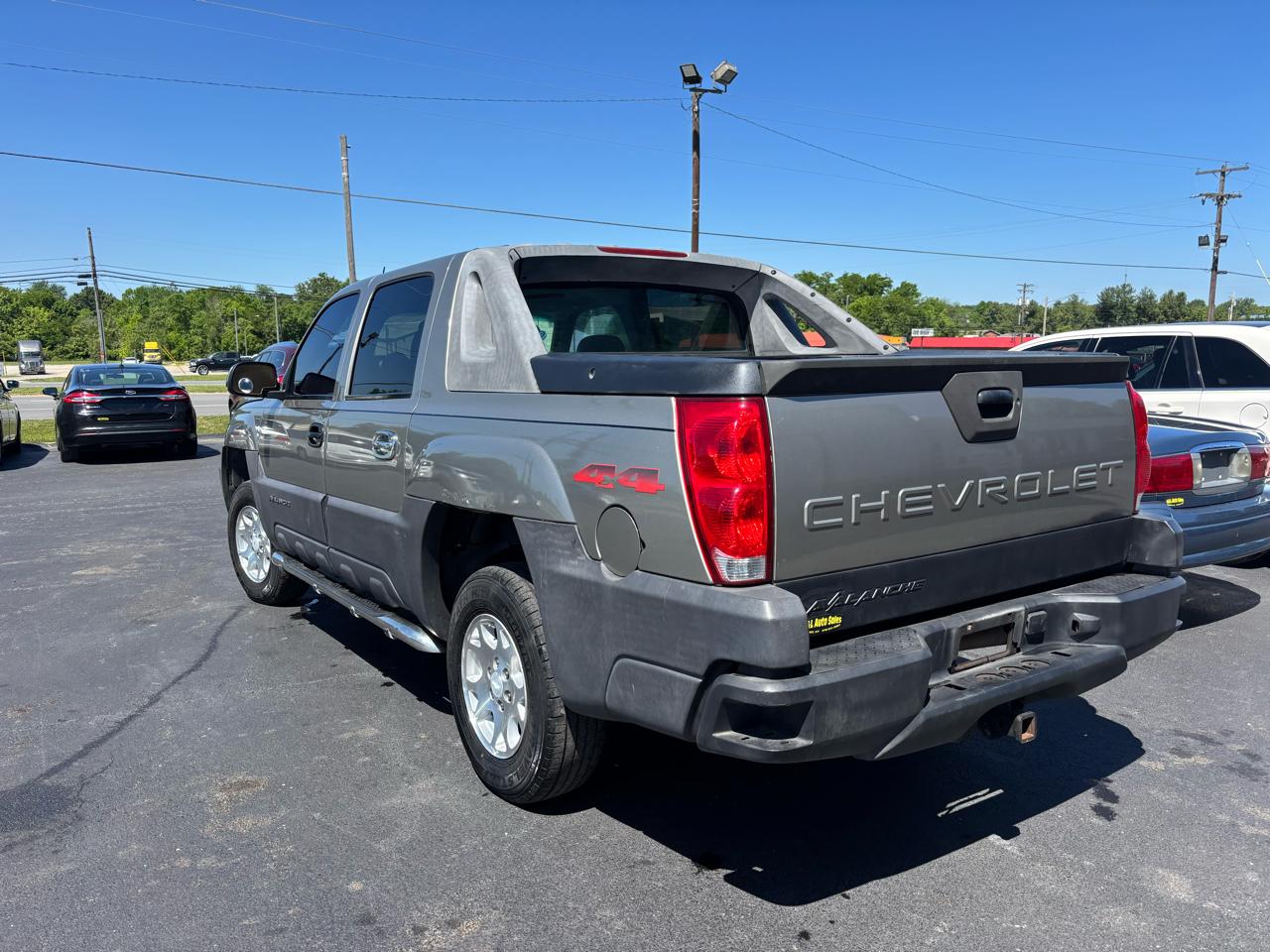 Chevrolet Avalanche 1500 5dr Crew Cab 130" WB 4WD 2003