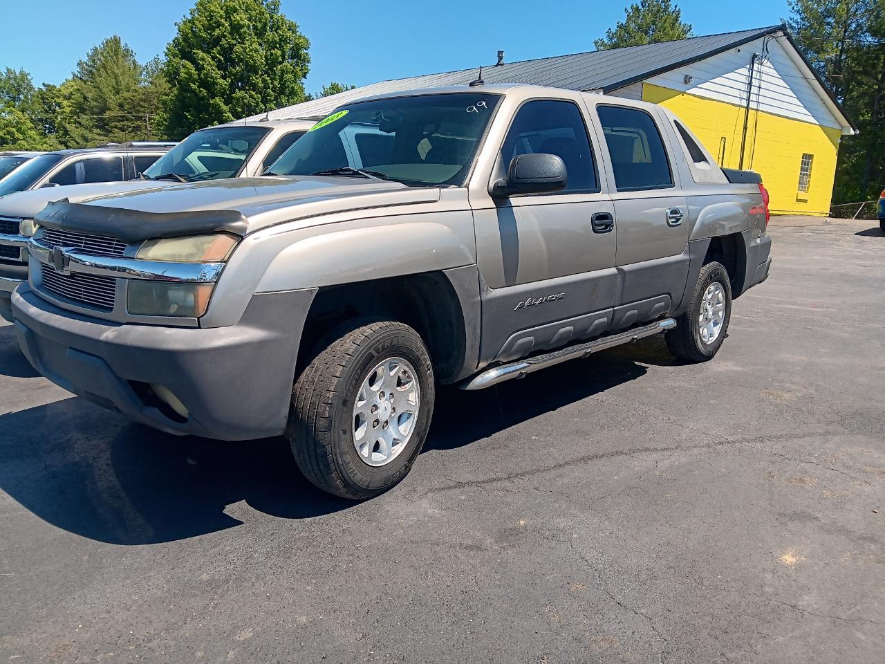 2003 Chevrolet Avalanche 1500 5dr Crew Cab 130" WB 4WD