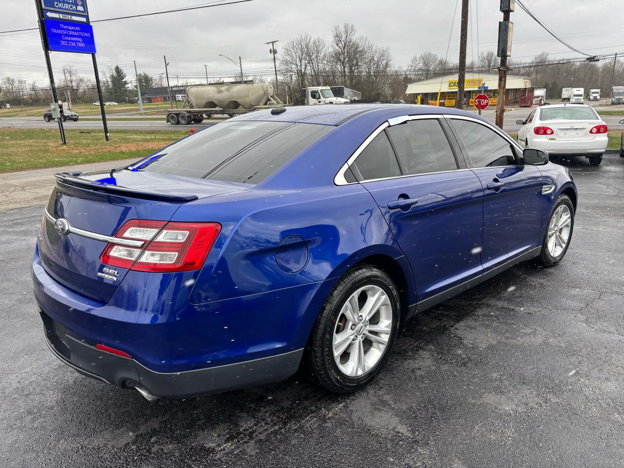 Ford Taurus 4dr Sdn SEL FWD 2013