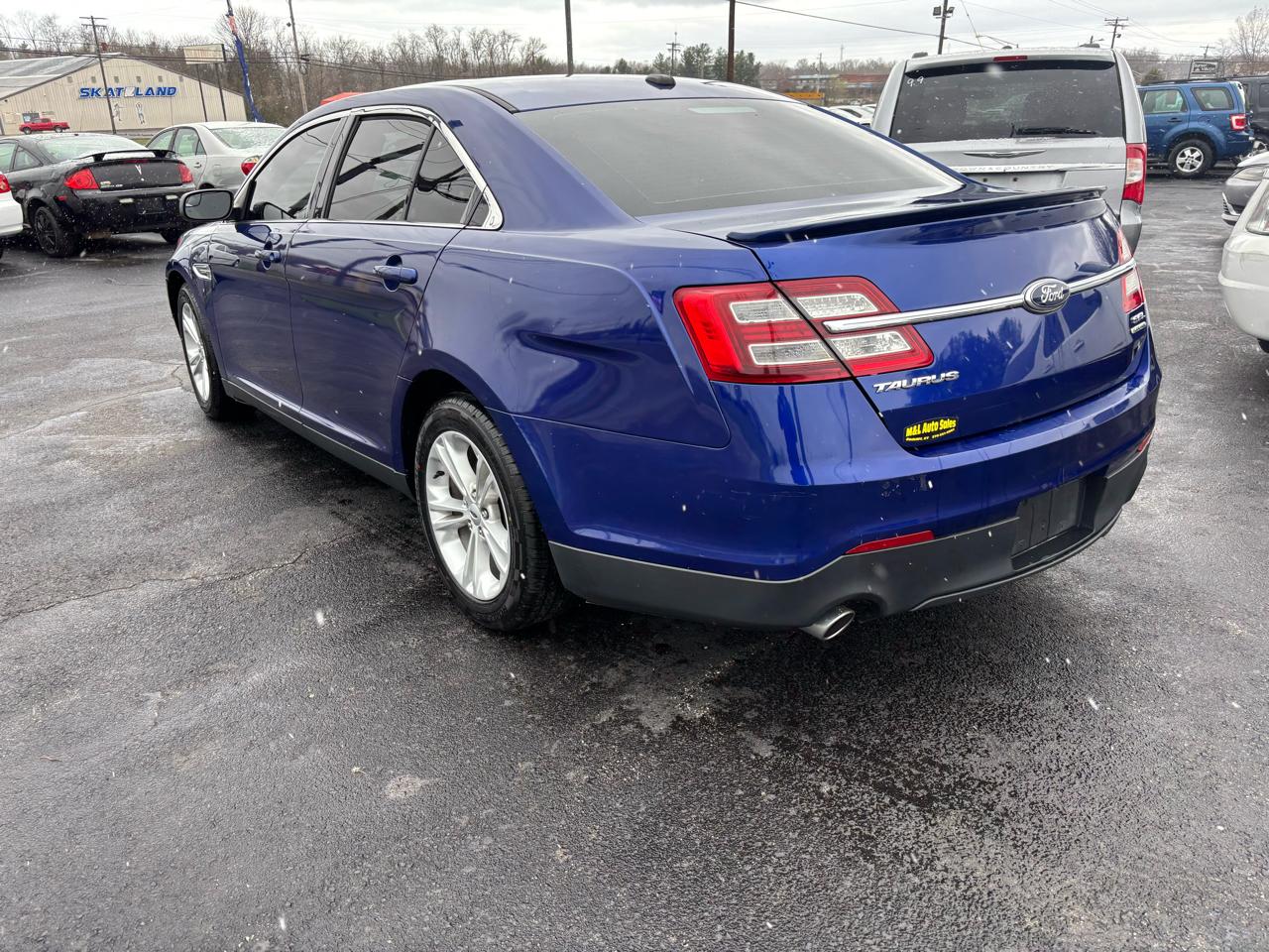 Ford Taurus 4dr Sdn SEL FWD 2013