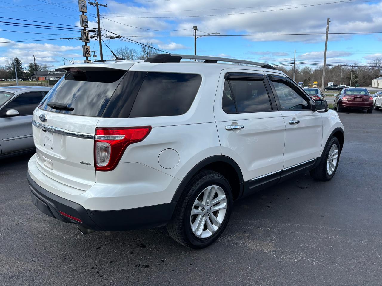 Ford Explorer 4WD 4dr XLT 2012