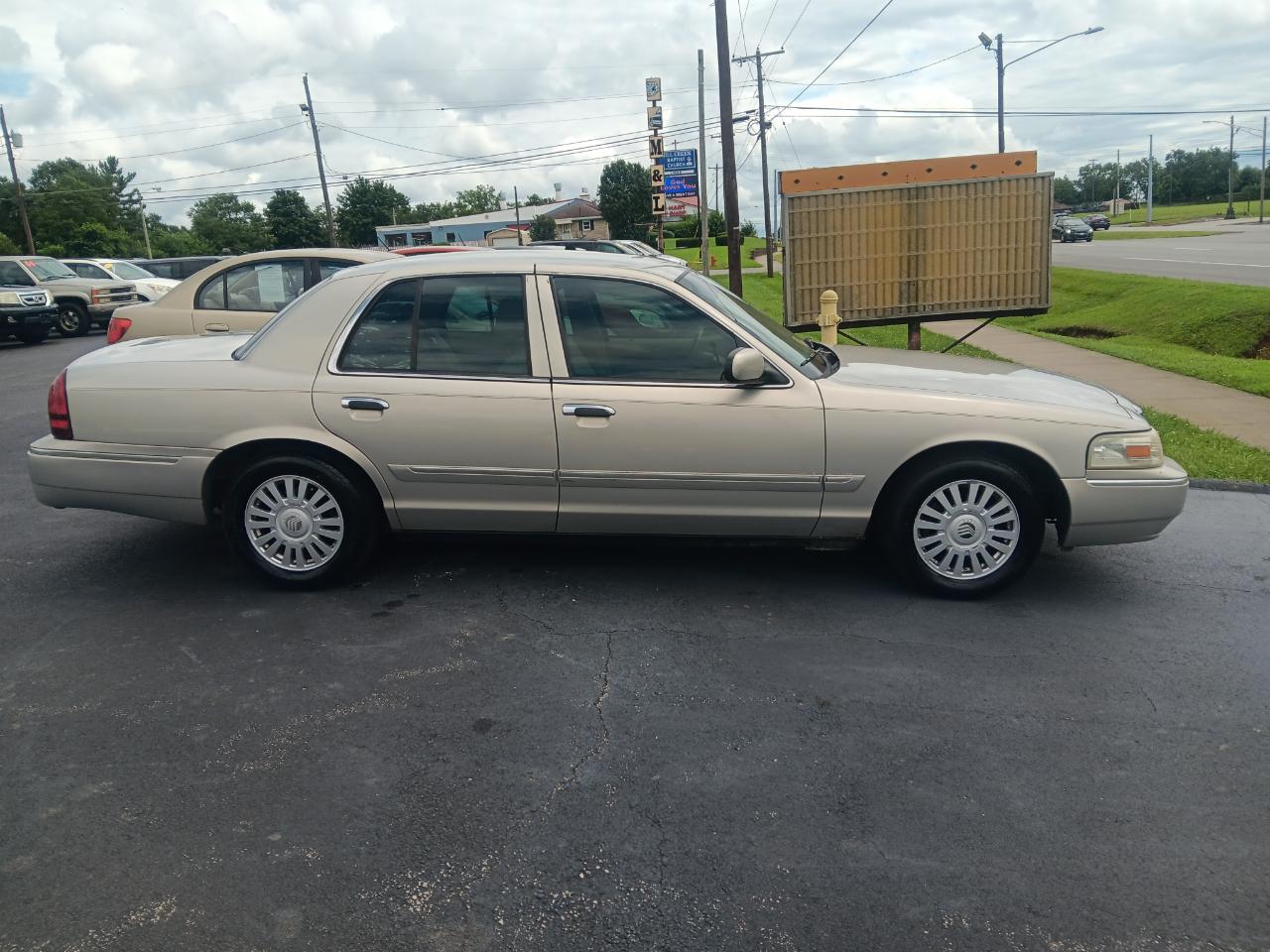 Mercury Grand Marquis 4dr Sdn LS 2008