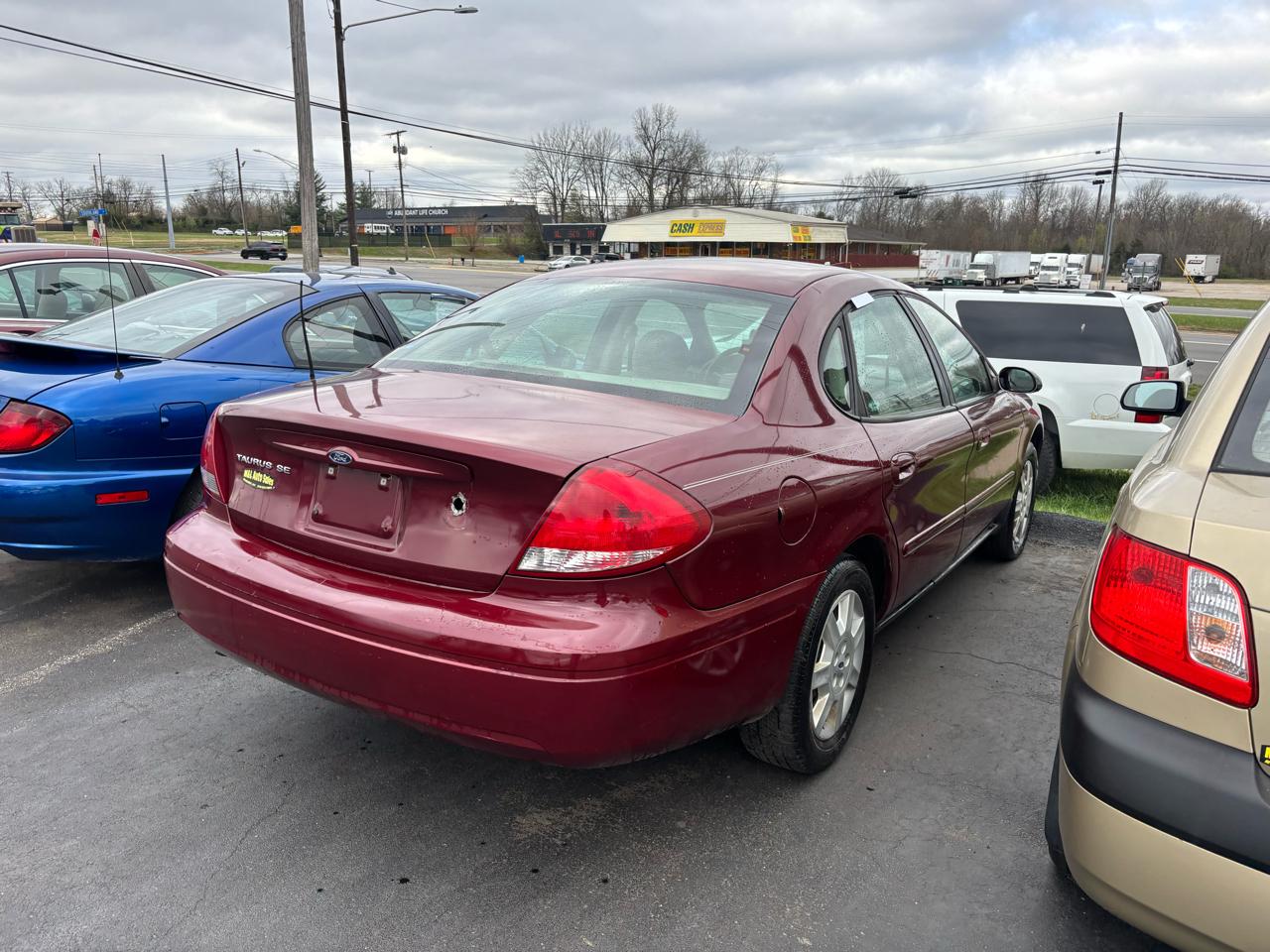 Ford Taurus 4dr Sdn SE 2005