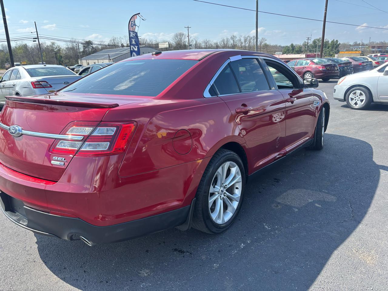 Ford Taurus 4dr Sdn SEL AWD 2013