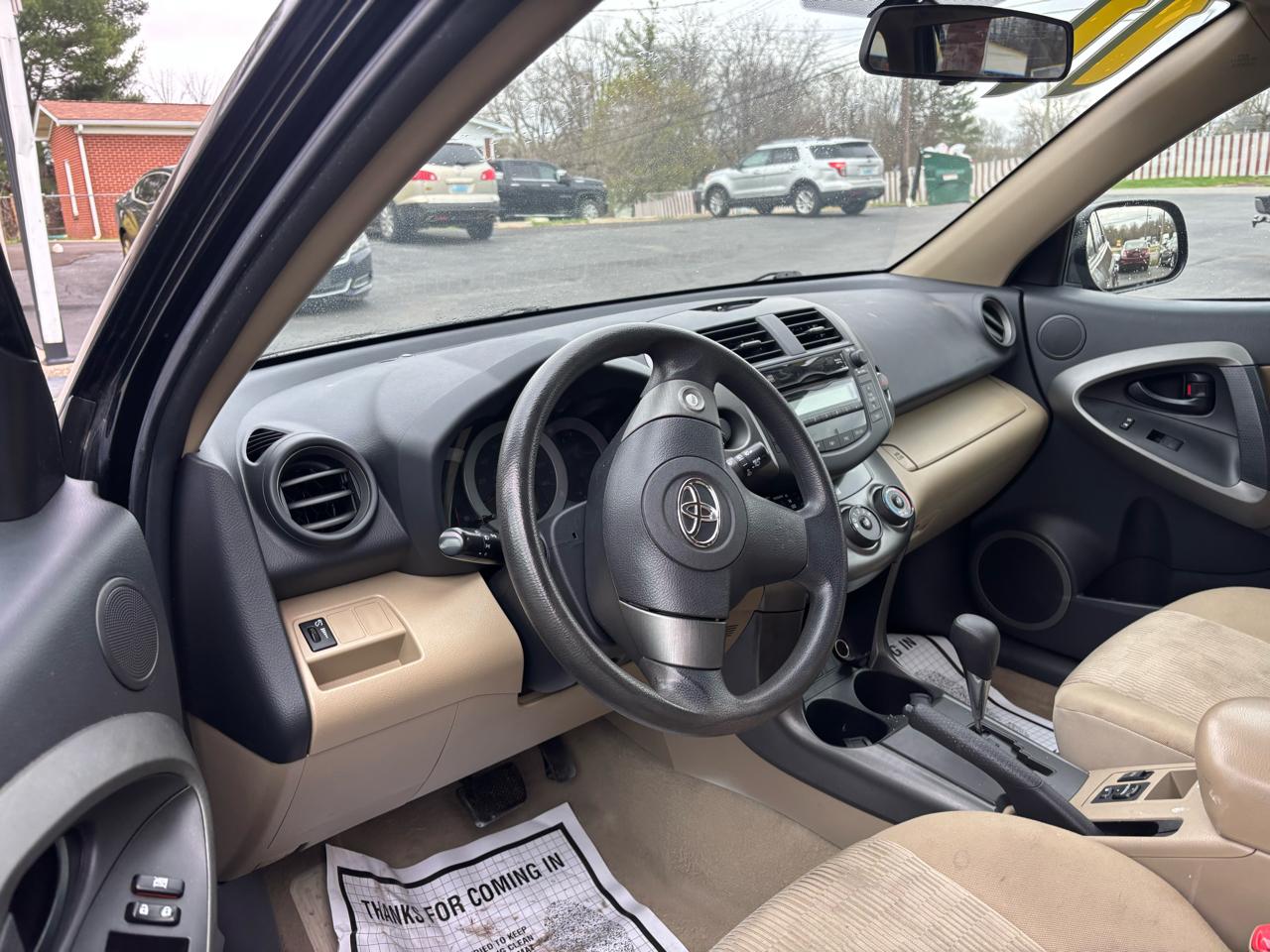 Toyota RAV4 FWD 4dr 4-cyl 4-Spd AT (Natl) 2011