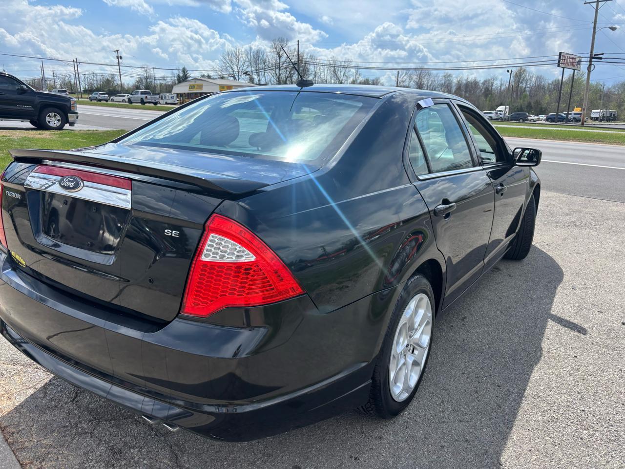 Ford Fusion 4dr Sdn SE FWD 2011