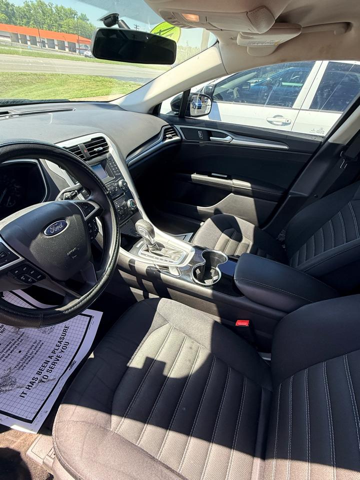 Ford Fusion 4dr Sdn SE FWD 2014