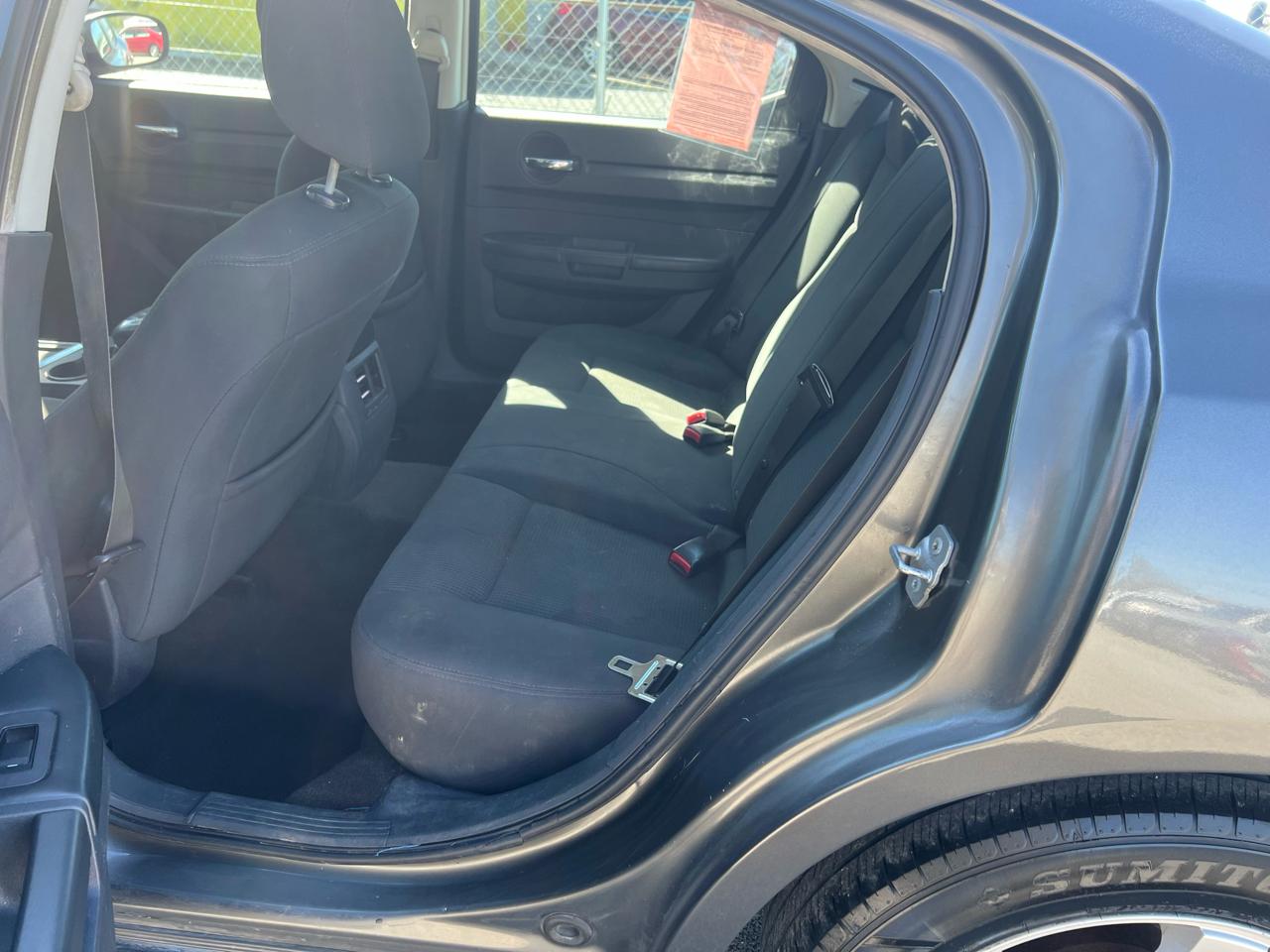 Dodge Charger 4dr Sdn SE RWD 2008