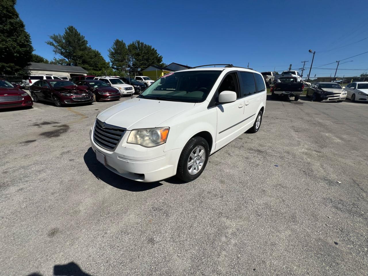 Chrysler Town & Country 4dr Wgn Touring 2010