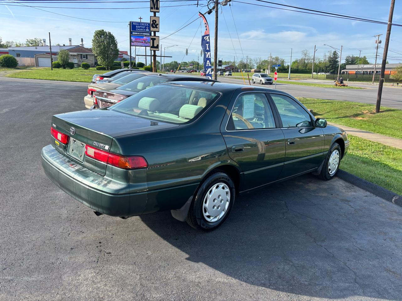 Toyota Camry 4dr Sdn LE Auto 1999