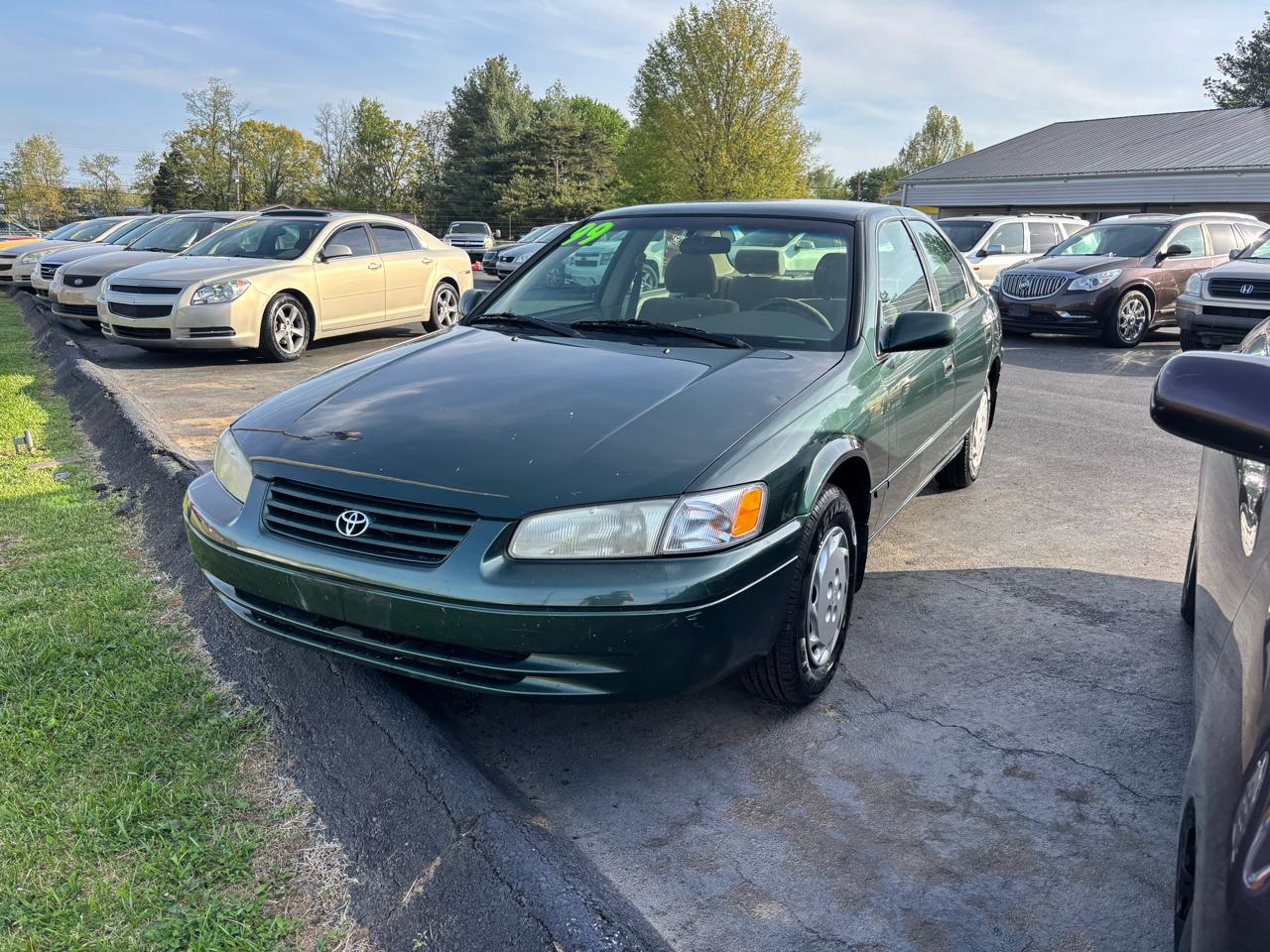 Toyota Camry 4dr Sdn LE Auto 1999