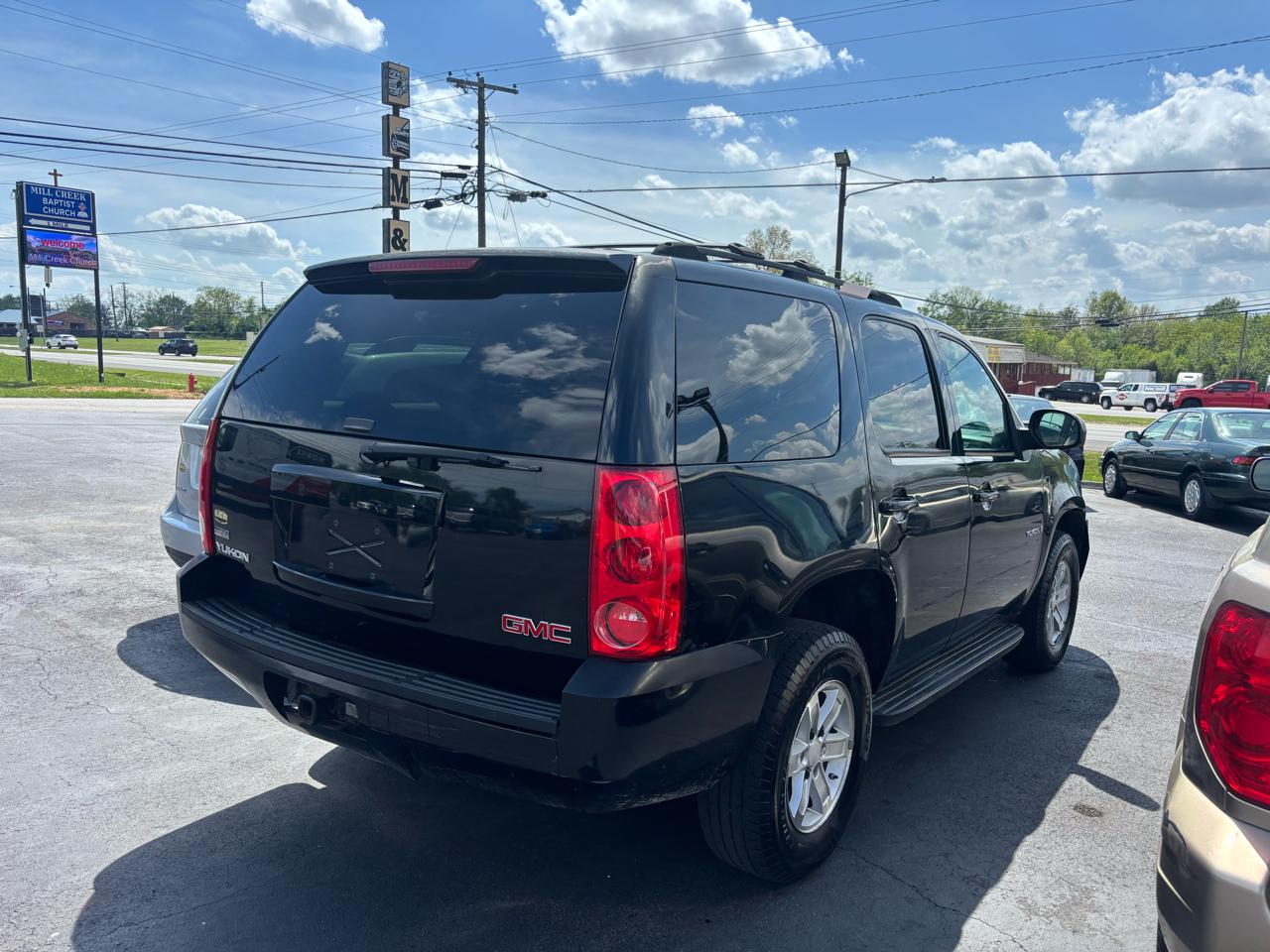 GMC Yukon 4WD 4dr 1500 SLE 2007