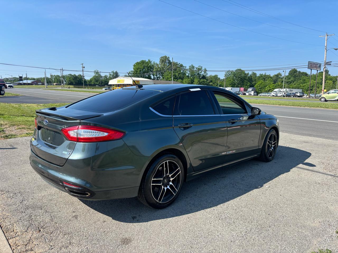 Ford Fusion 4dr Sdn SE AWD 2016