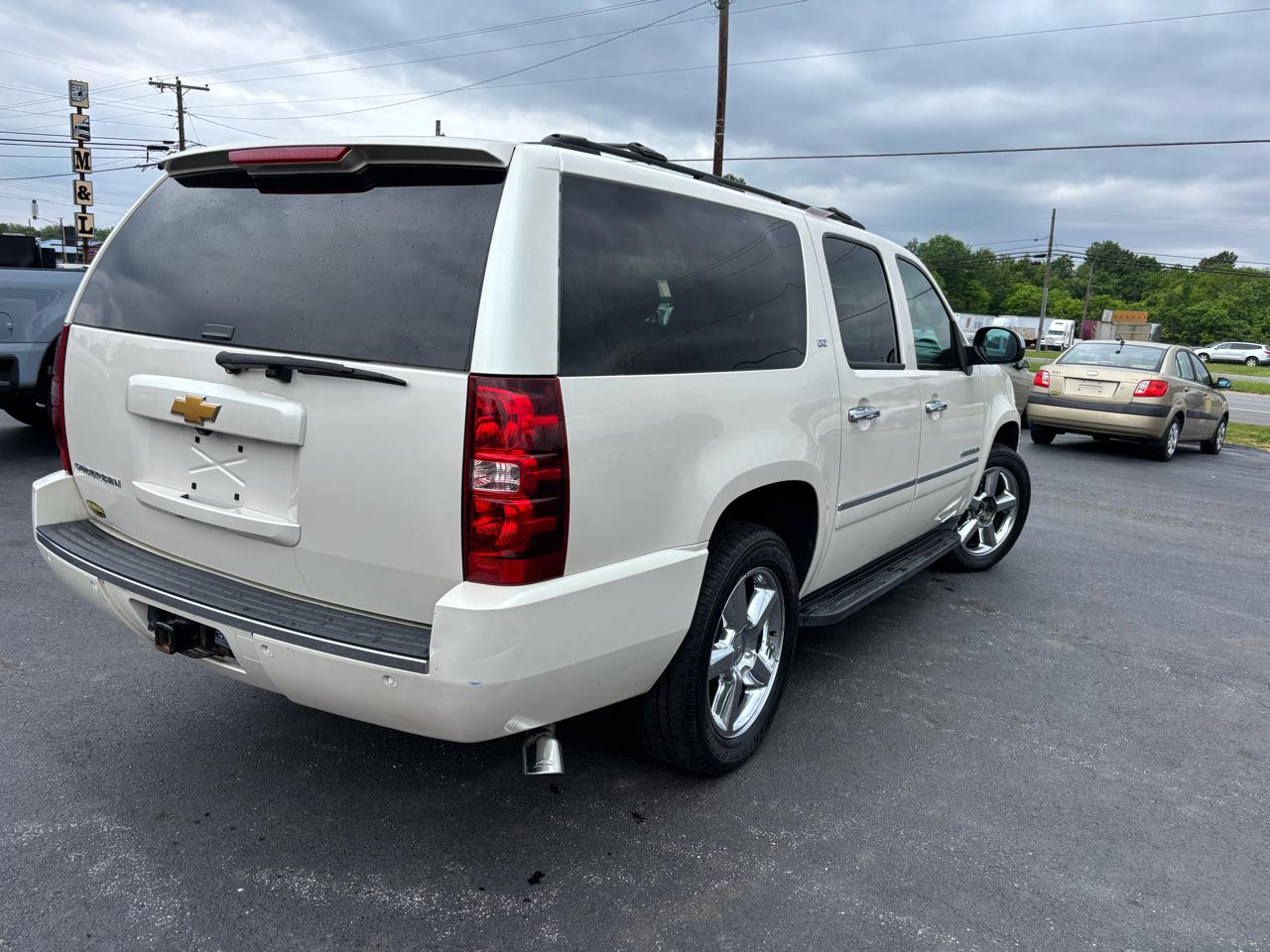 Chevrolet Suburban 4WD 4dr LTZ 2014