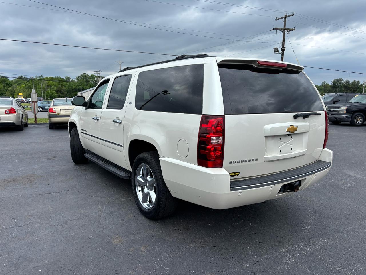 Chevrolet Suburban 4WD 4dr LTZ 2014