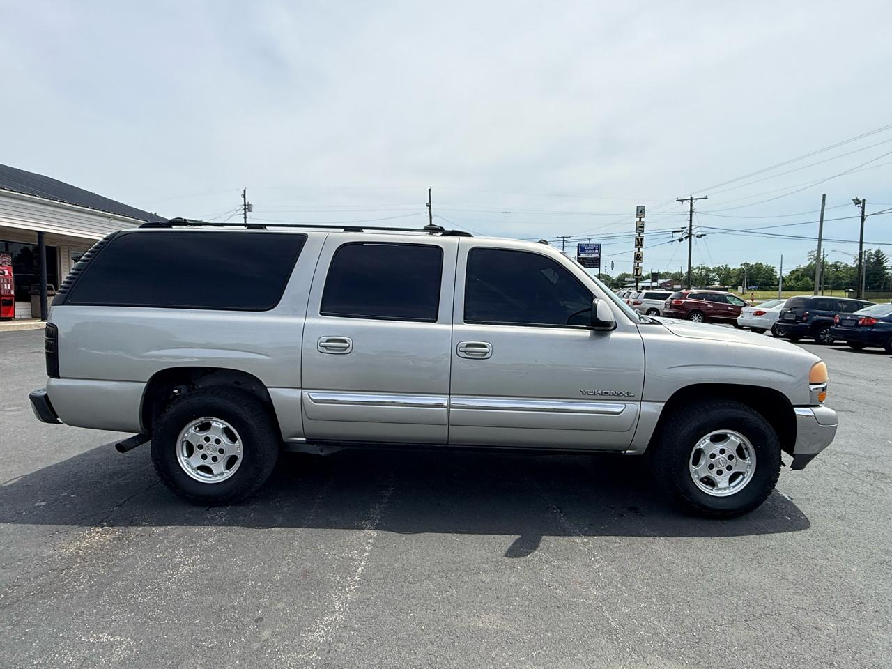 GMC Yukon XL 4dr 1500 4WD SLT 2004