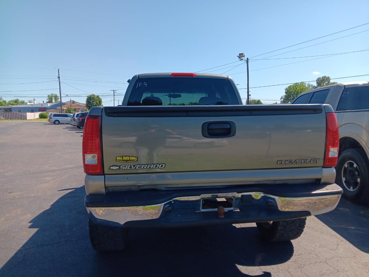 Chevrolet Silverado 1500 Ext Cab 143.5" WB 4WD LS 2001