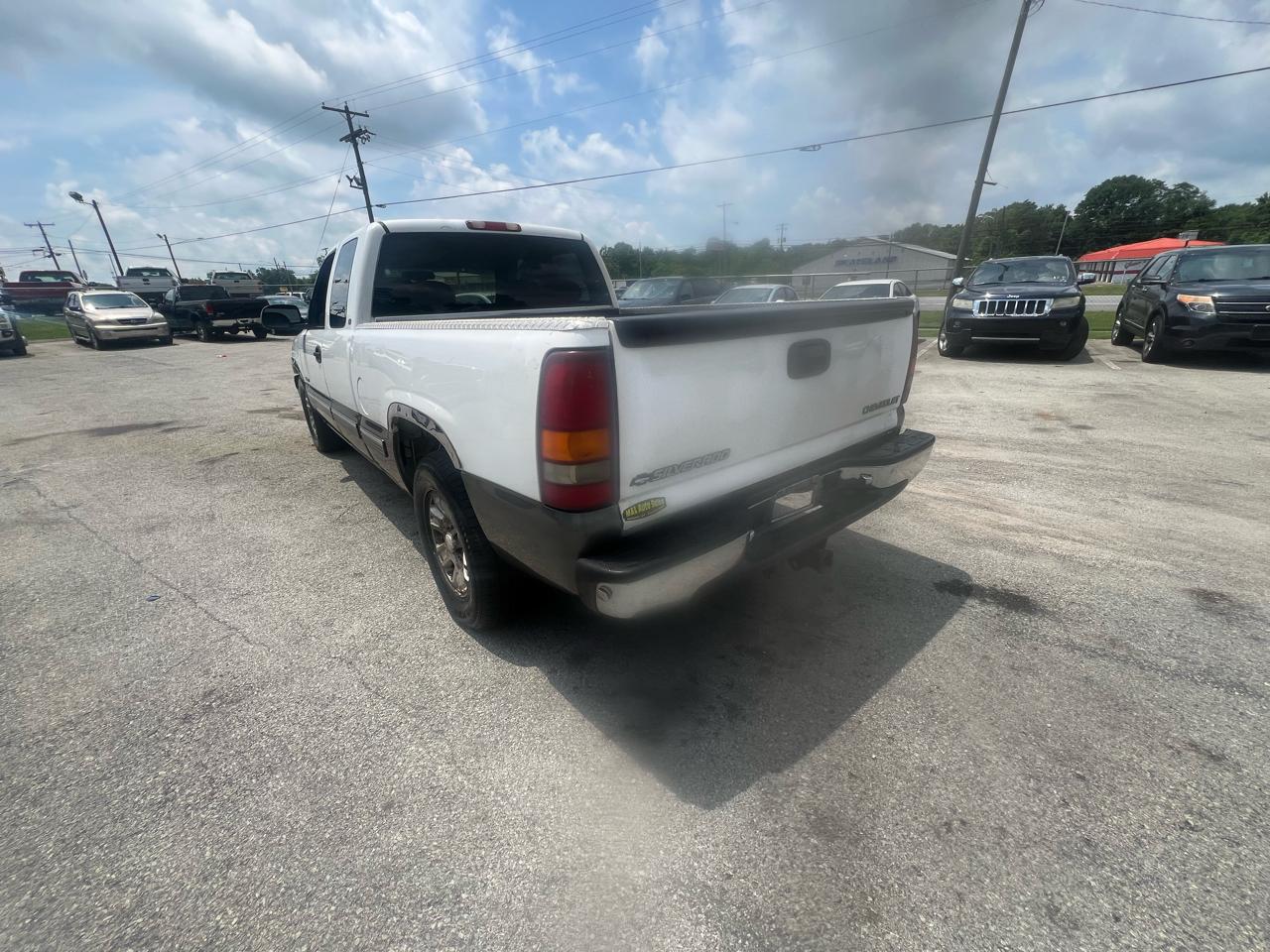 Chevrolet Silverado 1500 3dr Ext Cab 143.5" WB LS 2000