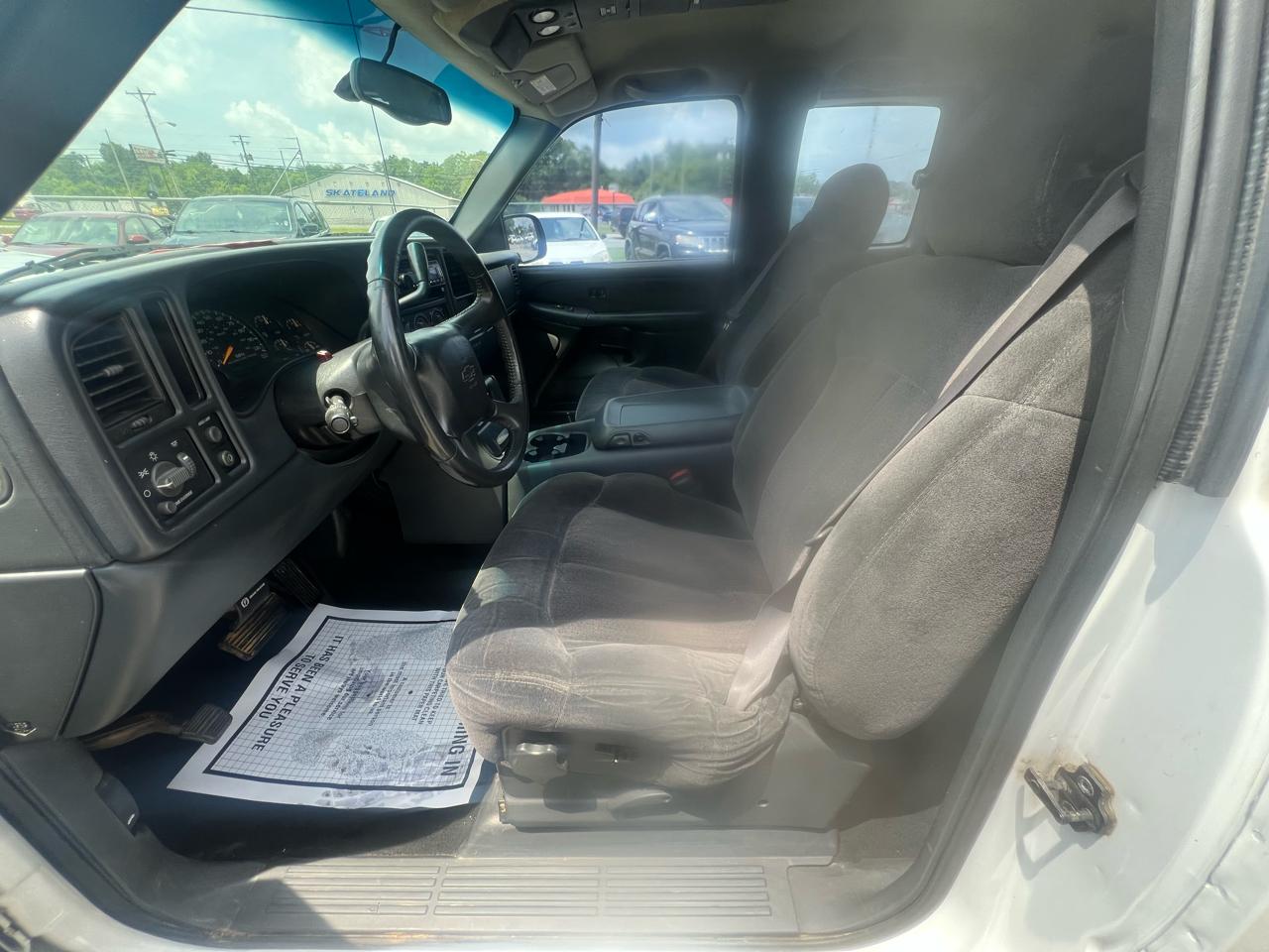 Chevrolet Silverado 1500 3dr Ext Cab 143.5" WB LS 2000