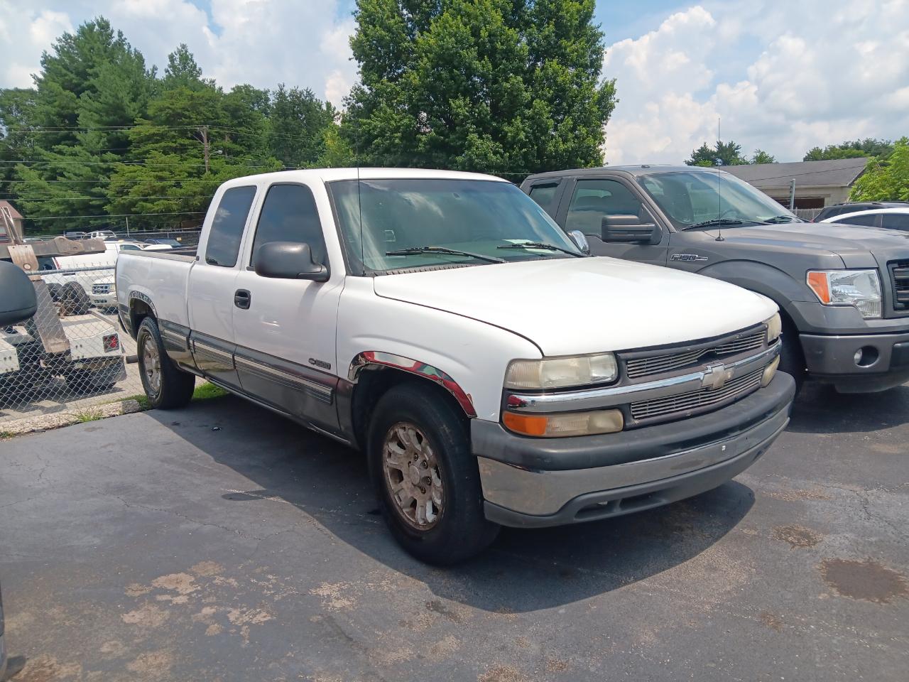 Chevrolet Silverado 1500 3dr Ext Cab 143.5" WB LS 2000