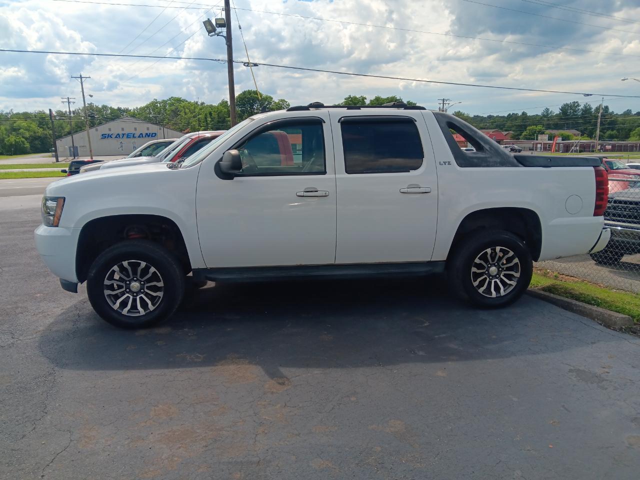 Chevrolet Avalanche 4WD Crew Cab 130" LT w/2LT 2007