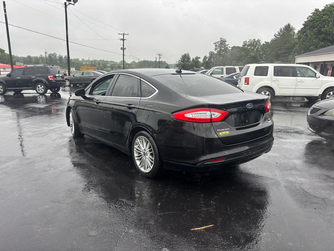 Ford Fusion 4dr Sdn SE FWD 2014